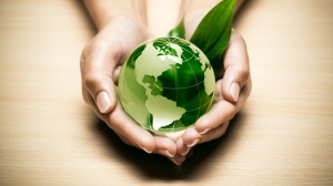 Obraz przedstawia sposób gospodarowania opadami powstałymi przy produkcji naklejek